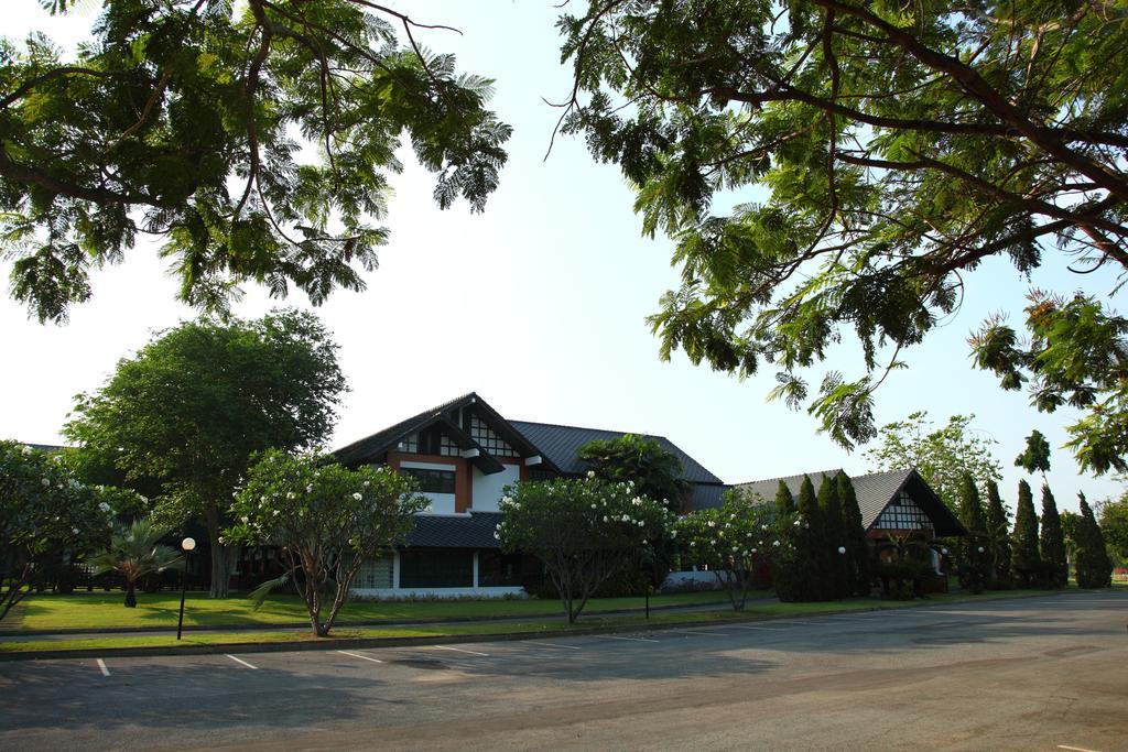 Korat Resort Hotel Nakhonratchasima Екстериор снимка